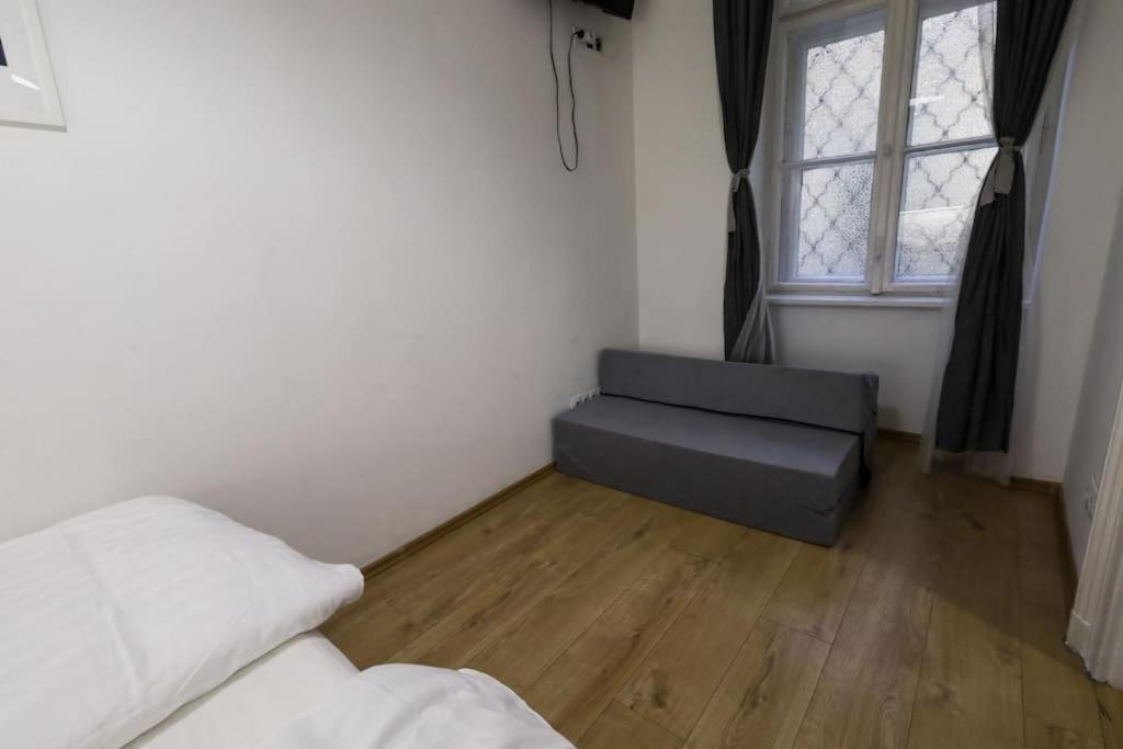 בודפשט Pest-Port Private Apartment Room-6 מראה חיצוני תמונה
